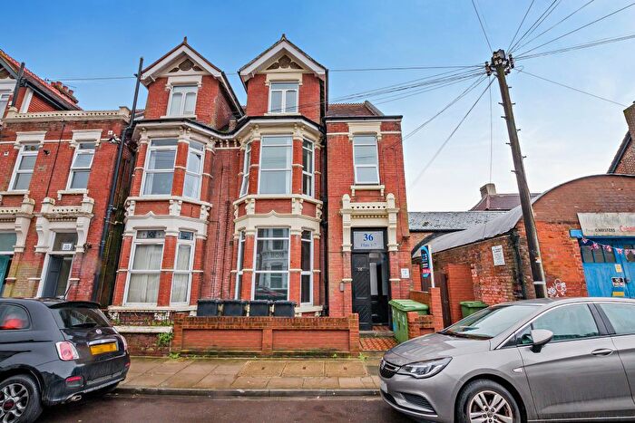 1 Bedroom Flat For Sale In Wimbledon Park Road, Southsea, PO5