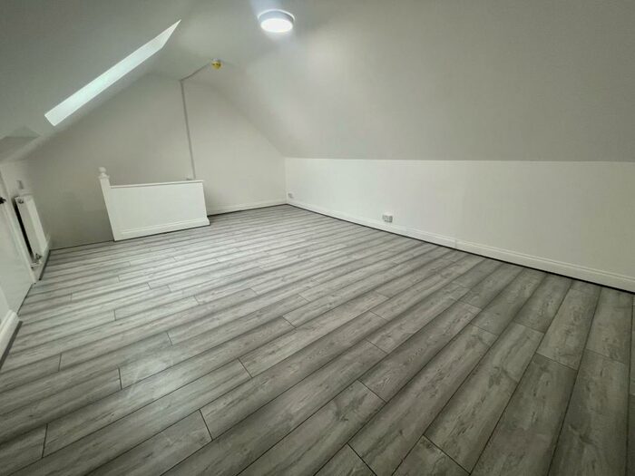 2 Bedroom Flat To Rent In Cardiff Road, Luton, LU1