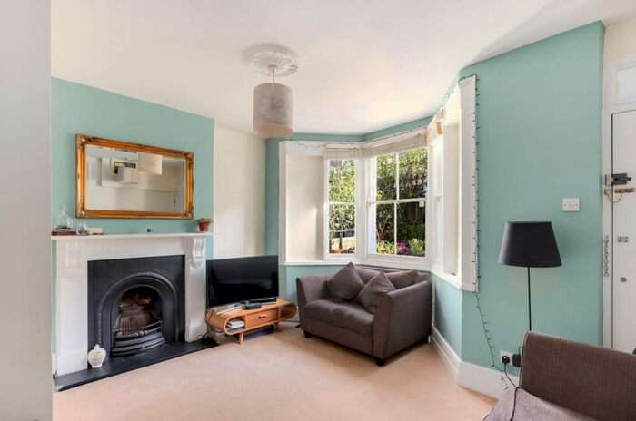 4 Bedroom Terraced House To Rent In Killowen Road, Hackney, London, E9