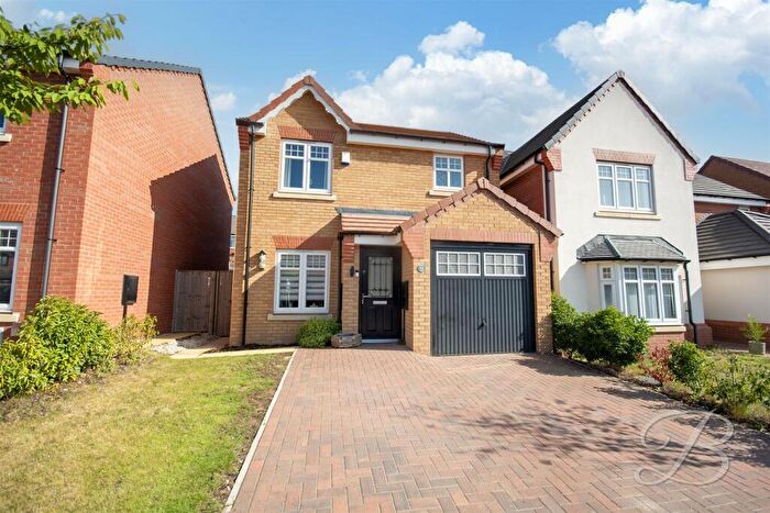 3 Bedroom Detached House For Sale In Hicks Grove, Edwinstowe, NG21