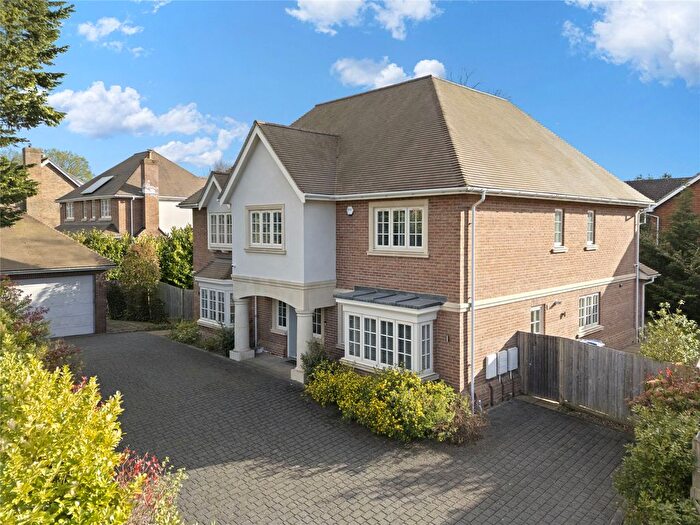 5 Bedroom Detached House To Rent In Ridgelands, Fetcham, KT22