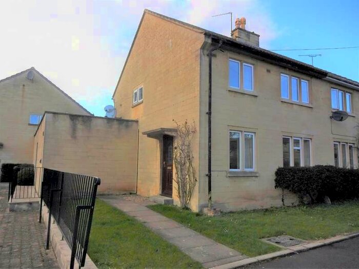3 Bedroom Semi-Detached House To Rent In Parkfields Chippenham, SN15