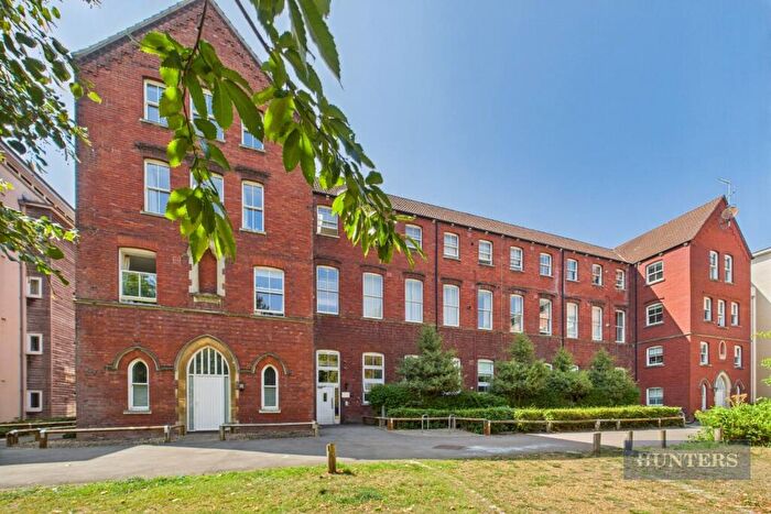 2 Bedroom Flat To Rent In James Weld Close, Southampton, SO15