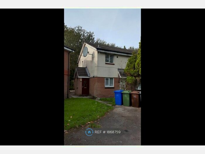 2 Bedroom Flat To Rent In Coppleridge Drive, Manchester, M8