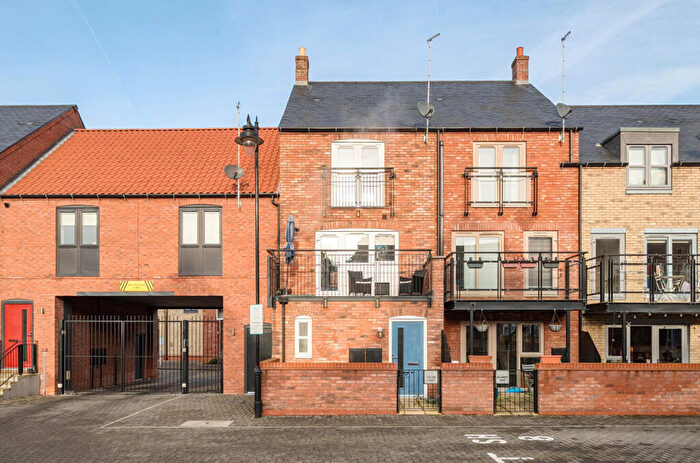 2 Bedroom Flat For Sale In Scotts Court, Hull, HU1