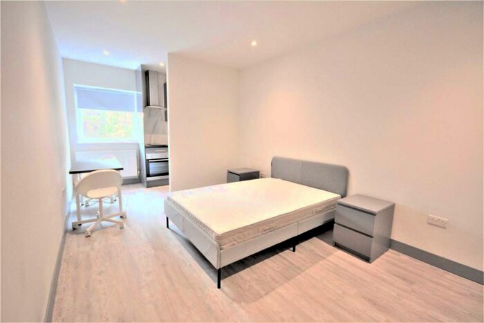 Studio To Rent In Colindale Avenue, London, NW9