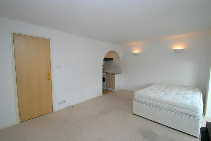 Studio To Rent In Palmerston Road, London, SW19