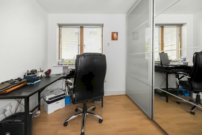 2 Bedroom Flat To Rent In Collington Street, London, SE10