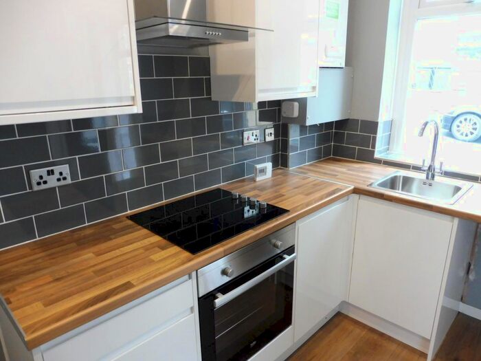 2 Bedroom Property To Rent In Hanover Street, Sowerby Bridge, HX6