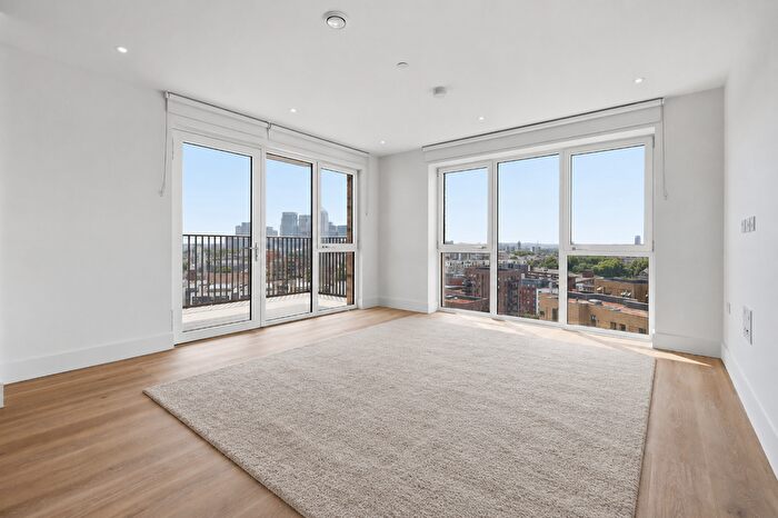 3 Bedroom Flat For Sale In Bow Green, Bow, E3