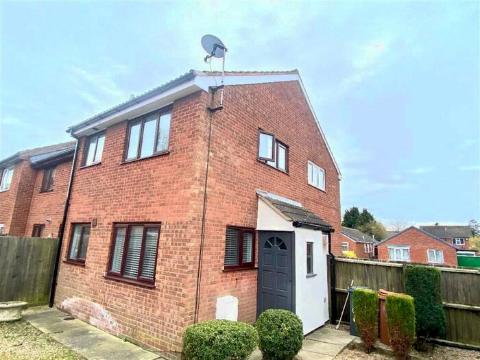 1 Bedroom Town House To Rent In Maple Close, Burbage, Hinckley, LE10