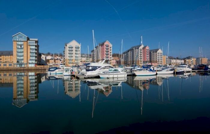 2 Bedroom Flat To Rent In Estuary House, Portishead, BS20