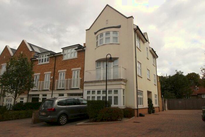 4 Bedroom Property To Rent In Emerald Square, London, SW15