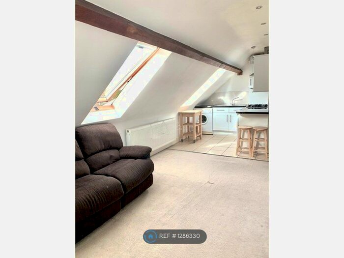 Studio To Rent In South Street, Epsom KT18