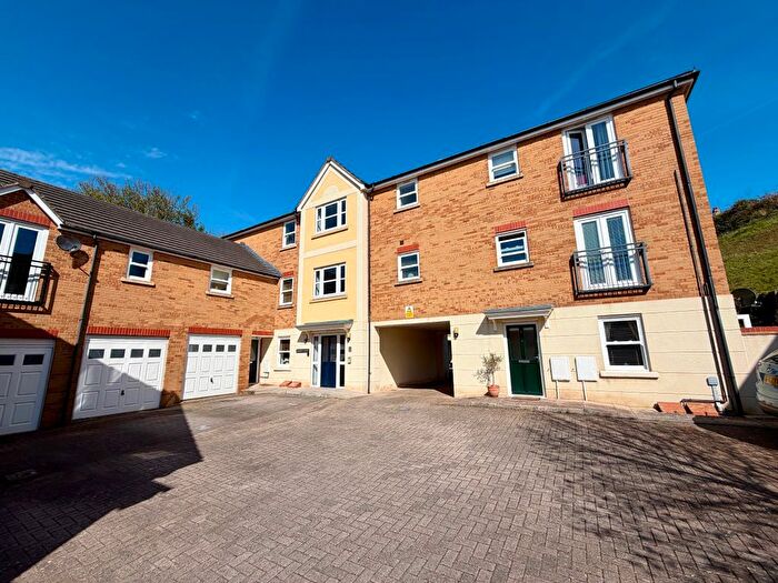 2 Bedroom Flat To Rent In Darwin Court, Darwin Crescent, Torquay, TQ2