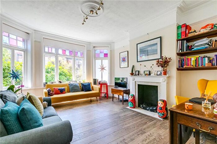 2 Bedroom Flat To Rent In Castelnau Gardens, Barnes, SW13
