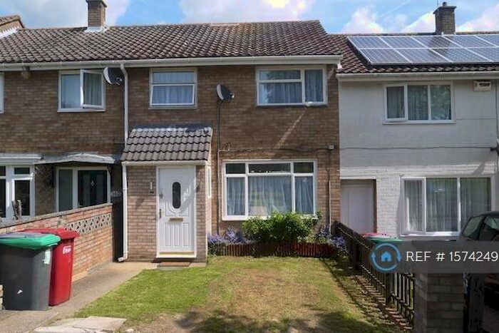 3 Bedroom Terraced House To Rent In Burnham, Burnham, SL2