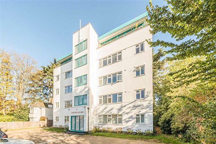 1 Bedroom Flat To Rent In Upper Teddington Road, Hampton Wick, KT1