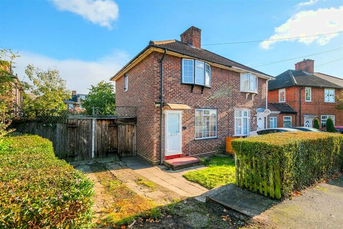 2 Bedroom End Of Terrace House To Rent In Normanton Park, London, E4