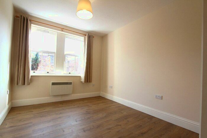 2 Bedroom Apartment To Rent In Peoples Place, Warwick Road, Banbury, Oxon, OX16