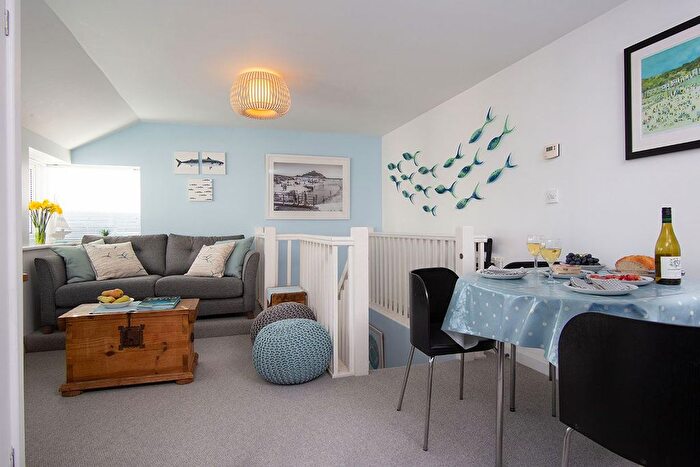 2 Bedroom Flat To Rent In Commercial Road, Mousehole, TR19