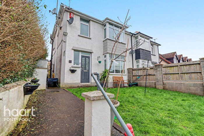 3 Bedroom Semi-Detached House For Sale In Broadway, Pontypool, NP4