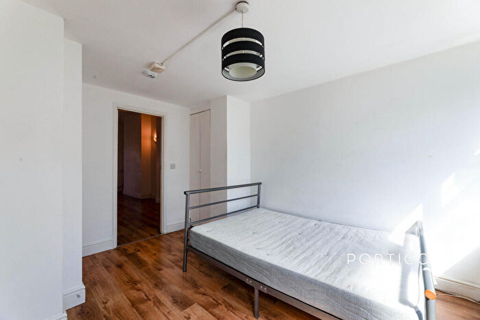 1 Bedroom Flat To Rent In Woodlands Road, IG1