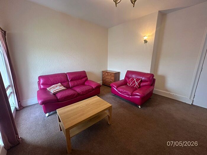 3 Bedroom Flat To Rent In Bon Accord Street, Top Floor Right, Aberdeen, AB11