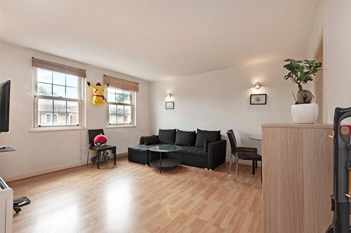 2 Bedroom Flat To Rent In Sophia Square, Rotherhithe Street, Rotherhithe, London, SE16