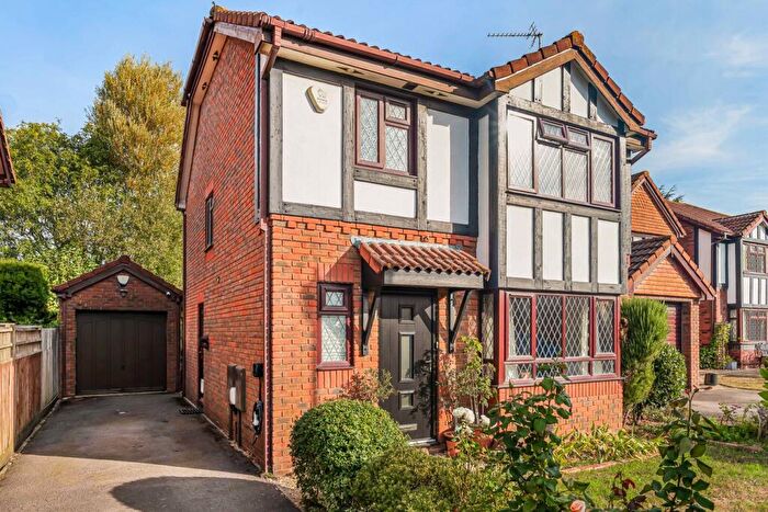 3 Bedroom Detached House For Sale In Lyndley Chase, Bishops Cleeve, Cheltenham, GL52