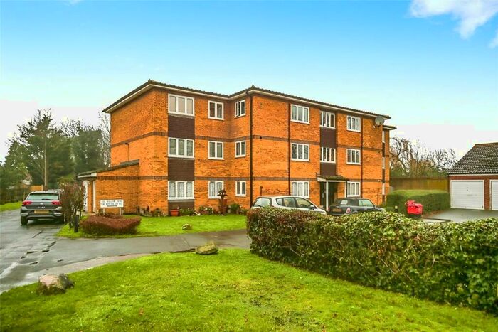 2 Bedroom Flat To Rent In Fox Hollow Drive, Bexleyheath, Kent, DA7