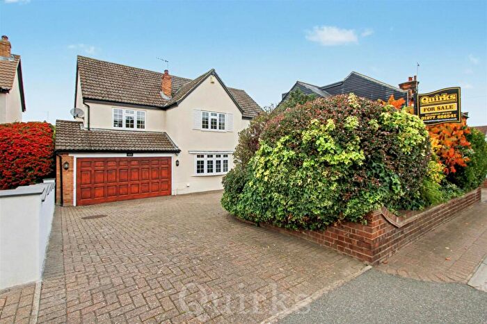 4 Bedroom Detached House For Sale In Norsey Road, Billericay, CM11