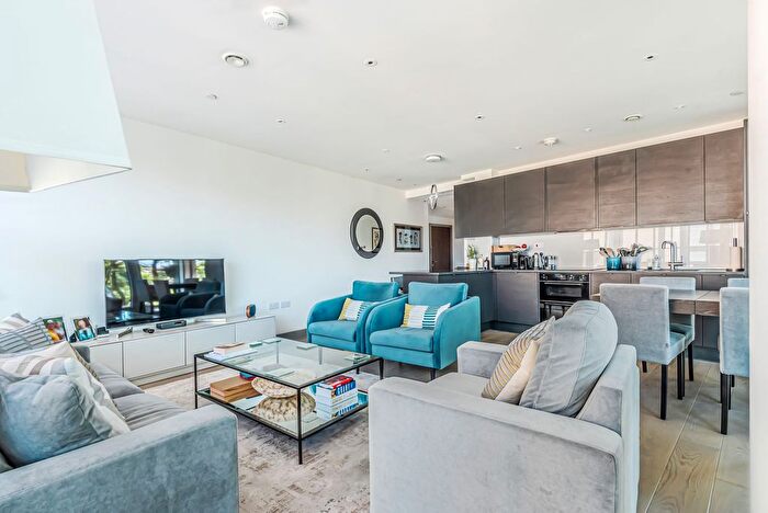 3 Bedroom Flat To Rent In Long Lane, Taper Building, SE1