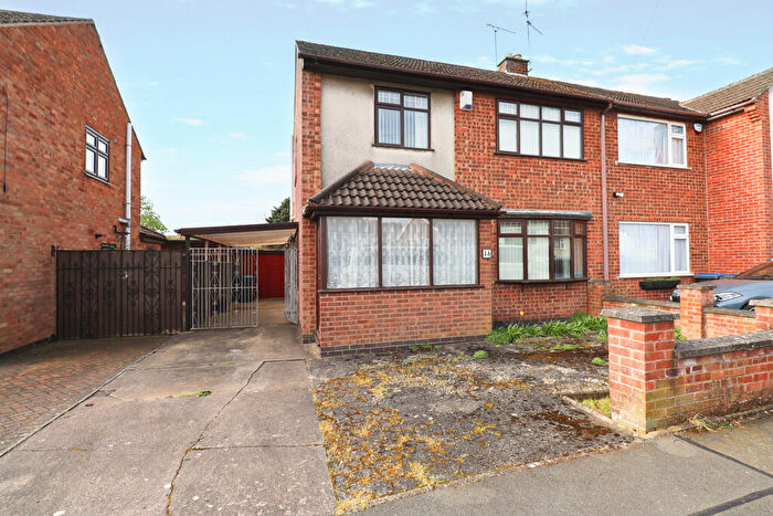 3 Bedroom Semi Detached House For Sale In Maple Way, Earl Shilton, Leicester, Leicestershire, LE9