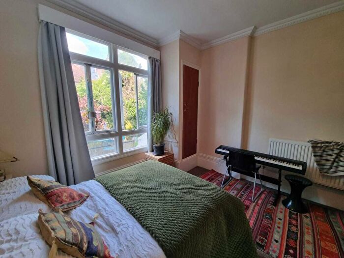 1 Bedroom Flat To Rent In Denmark Villas, Hove, BN3