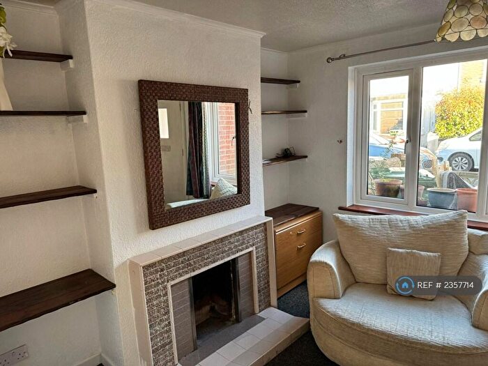 3 Bedroom Semi-Detached House To Rent In Ivy Road, Southampton, SO17