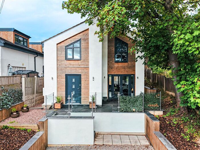 3 Bedroom Detached House For Sale In Cawthorne Grove, Sheffield, S8