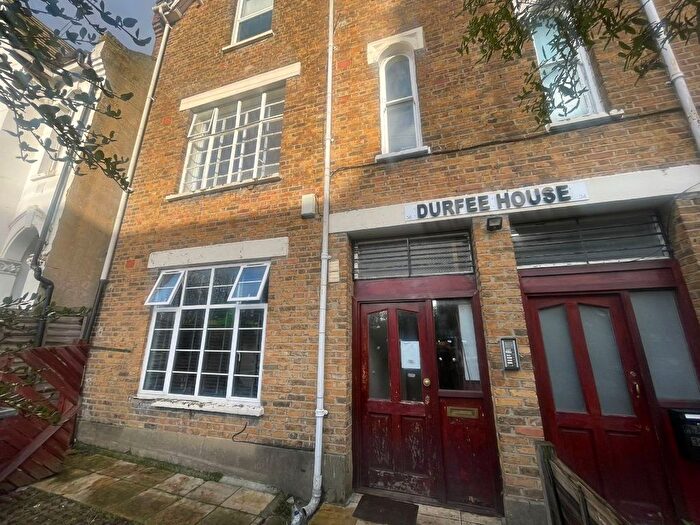 3 Bedroom Flat To Rent In Bickerton Road, London, N19