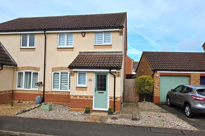 3 Bedroom Semi-Detached House For Sale In Chapel Field, Gamlingay, SG19