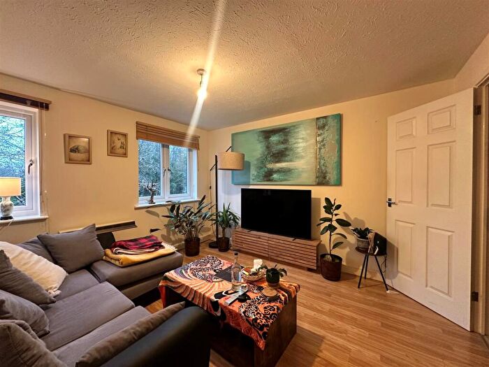 2 Bedroom Apartment To Rent In Hanstone Close, Cirencester, GL7