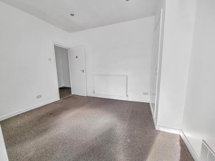 1 Bedroom Flat To Rent In Ely Road, Cardiff, CF5