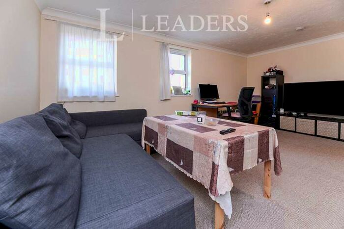 1 Bedroom Apartment To Rent In Holyoake Court, CB4