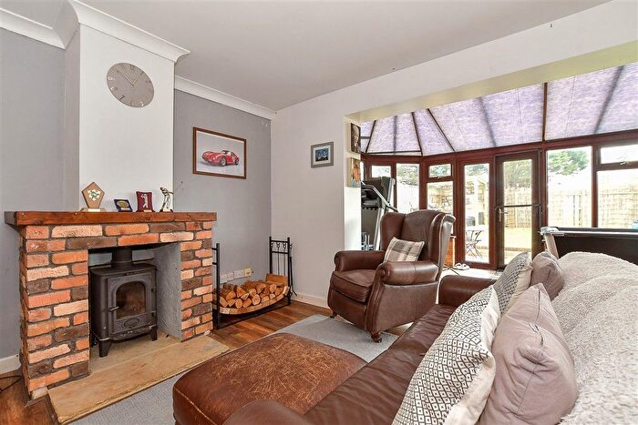 4 Bedroom Detached House For Sale In Beachmont Close, Greatstone, New Romney, Kent, TN28