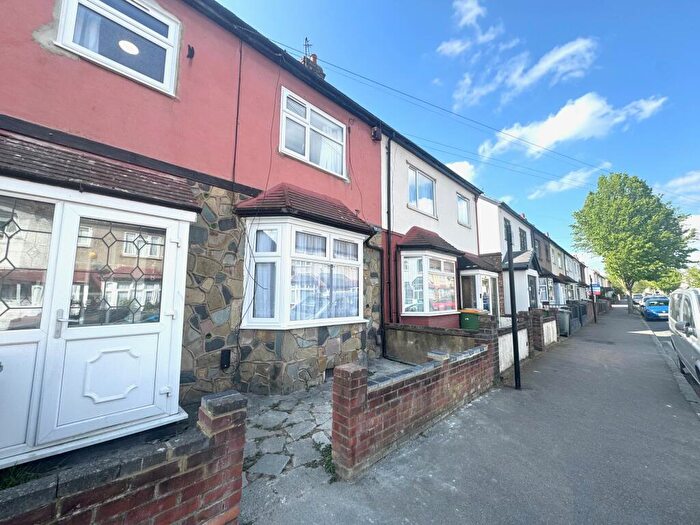 3 Bedroom House To Rent In Kempton Road, East Ham, E6