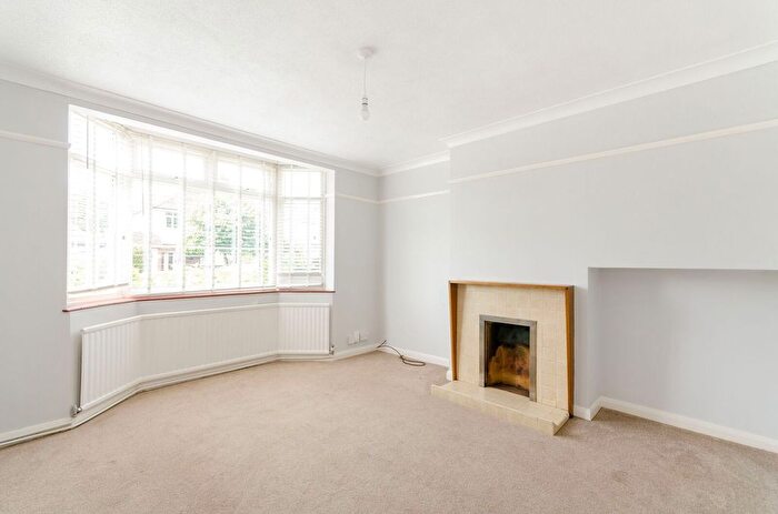 3 Bedroom Semi-Detached House To Rent In Quinton Road, Thames Ditton, KT7