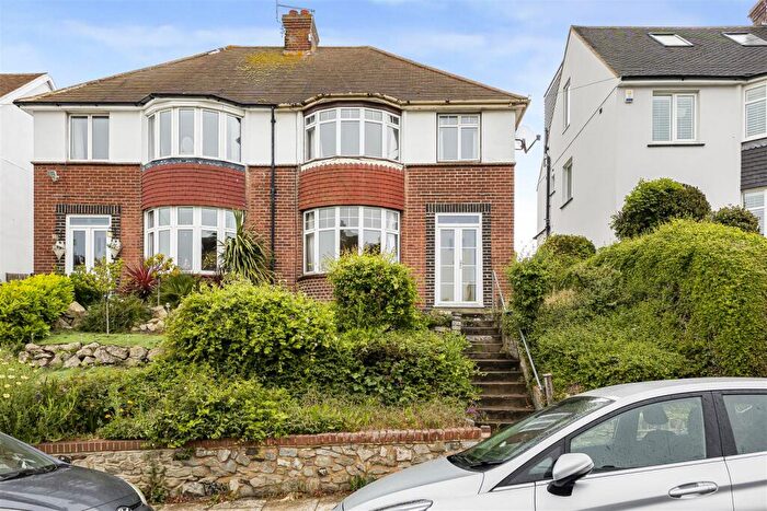 3 Bedroom Semi Detached House For Sale In Dennis Road, Gravesend, DA11