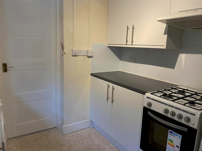 2 Bedroom Flat To Rent In Colwell Road, London, SE22