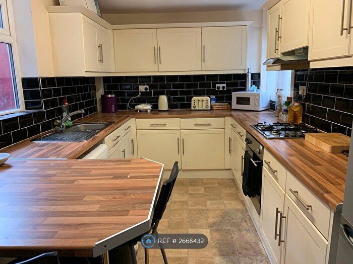 5 Bedroom End Terrace House To Rent In Woodlands Road, Middlesbrough, TS1