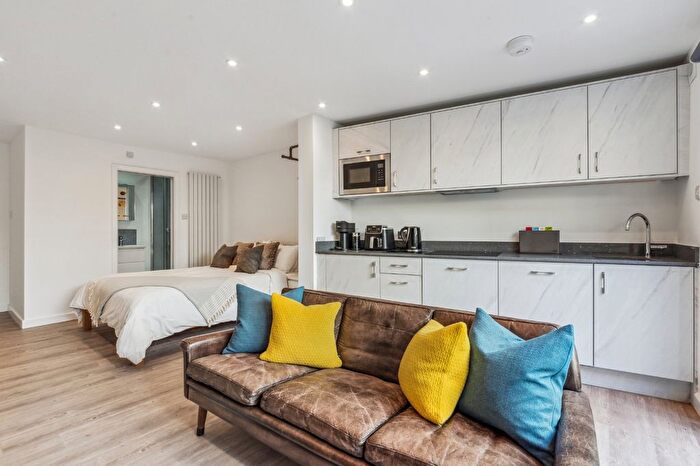 Studio To Rent In Prospect Place, Heathfield Terrace, W4