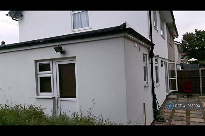 6 Bedroom Semi-Detached House To Rent In Halcot Avenue, Bexleyheath, DA6